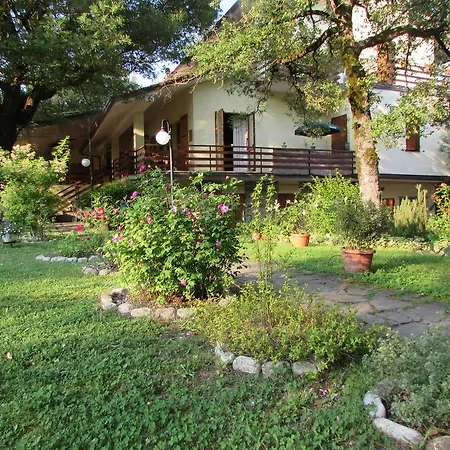 فندق Albergo Lago Verde 3*